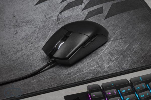 Corsair Katar PRO XT + MM700 RGB - Examen de la souris et du tapis XL