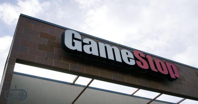GameStop: lojas abertas em Massachusetts, funcionários chamados para cobrir as mãos com sacolas plásticas