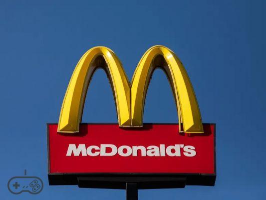 McDonald's changes its logo due to the Coronavirus