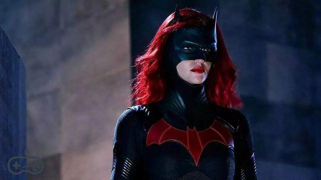 Batwoman: anunciou no Facebook a nova temporada que se aproxima